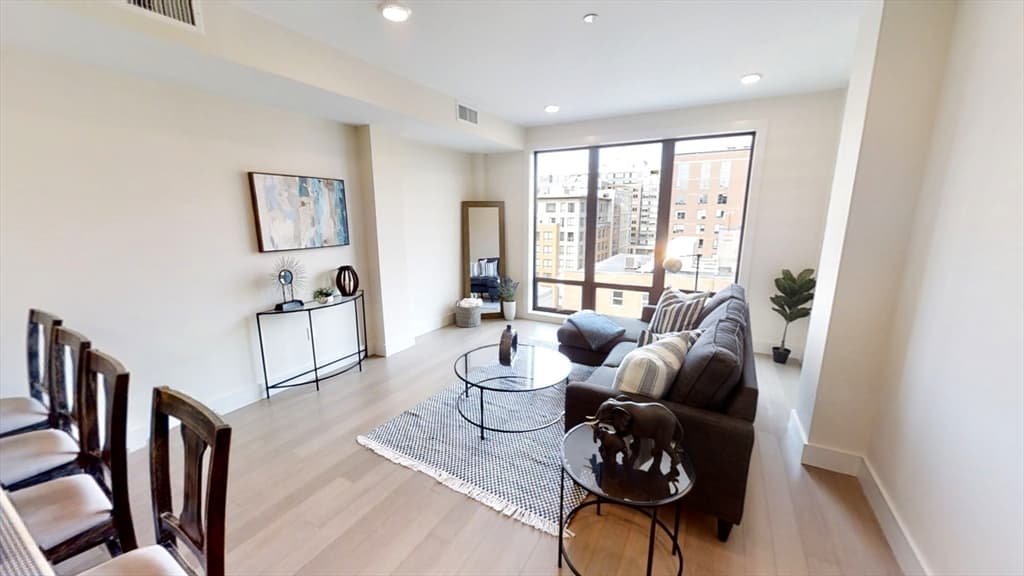 121 Portland Street #808