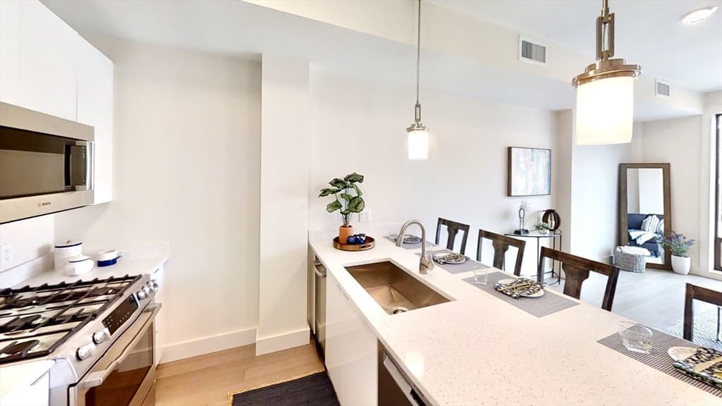 121 Portland Street #808 photo 4