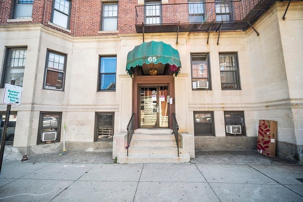 65 Chester St #9