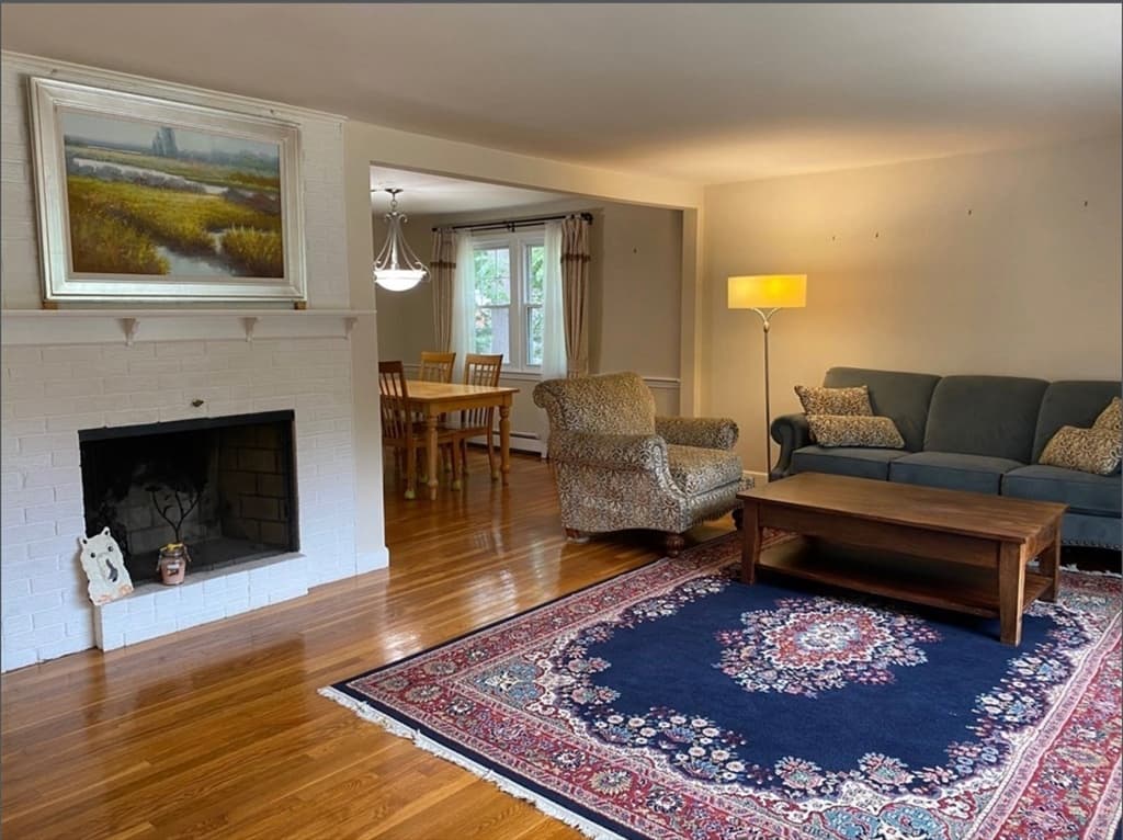 9 Francine Rd photo 5