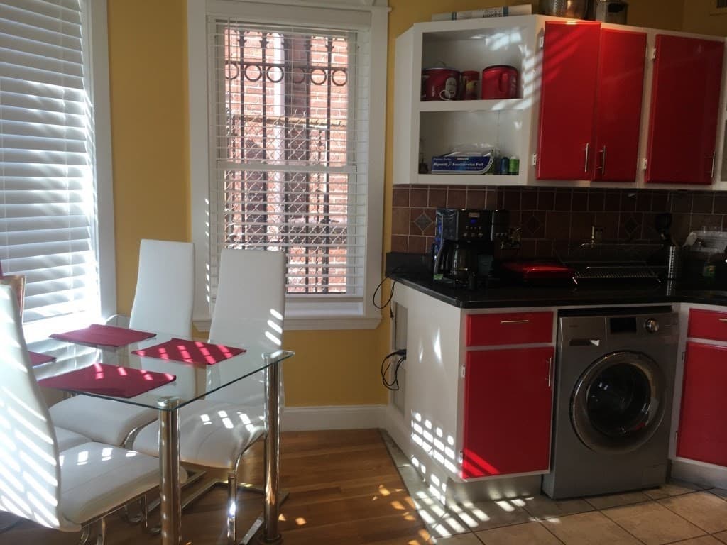 102 Moreland photo 2