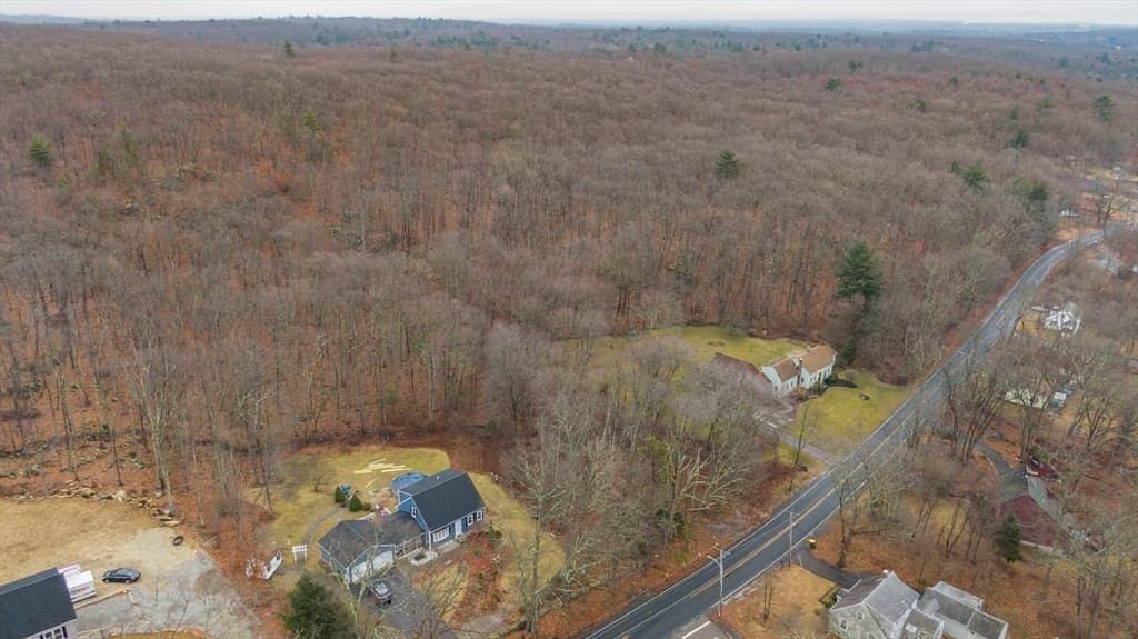 90 Chestnut Hill Road photo 3