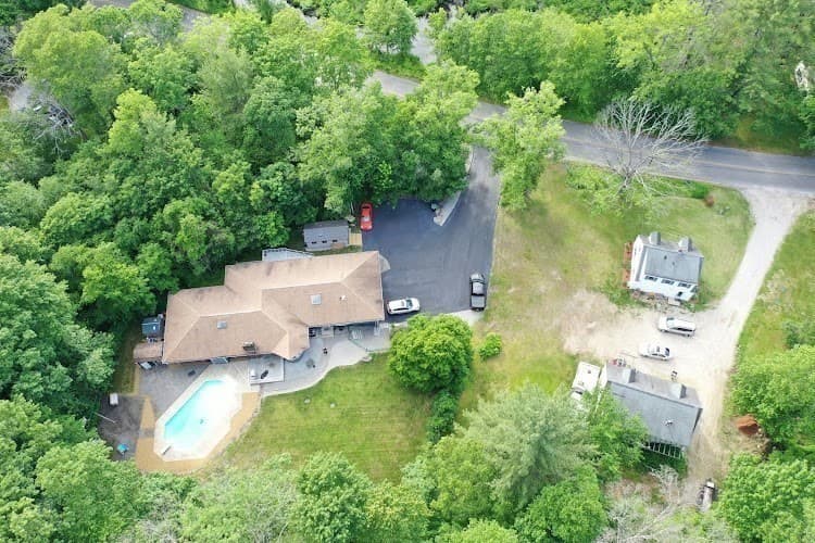 165 Sandersdale Rd photo 2