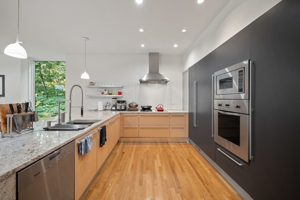 35 Thornberry Road photo 2