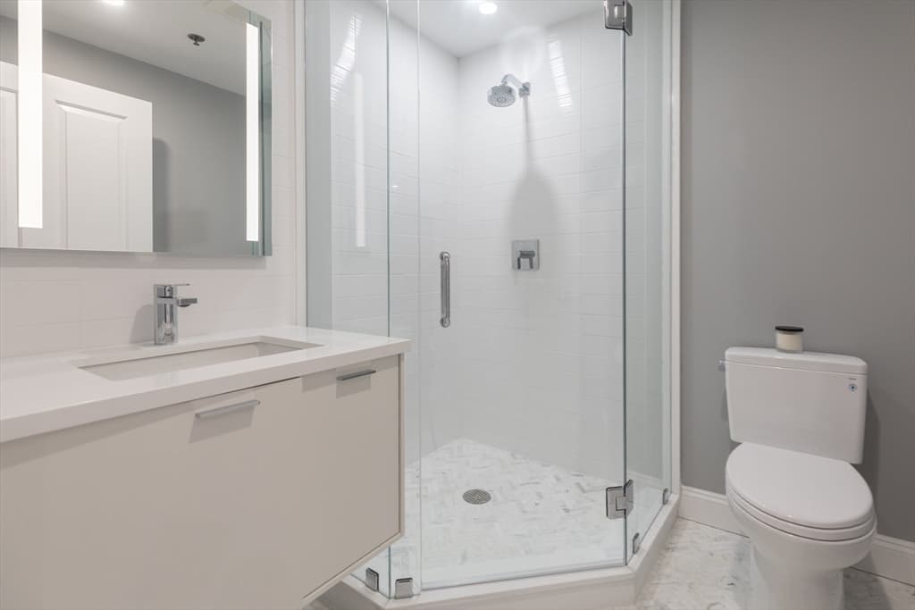 1597 Washington St #412 photo 5