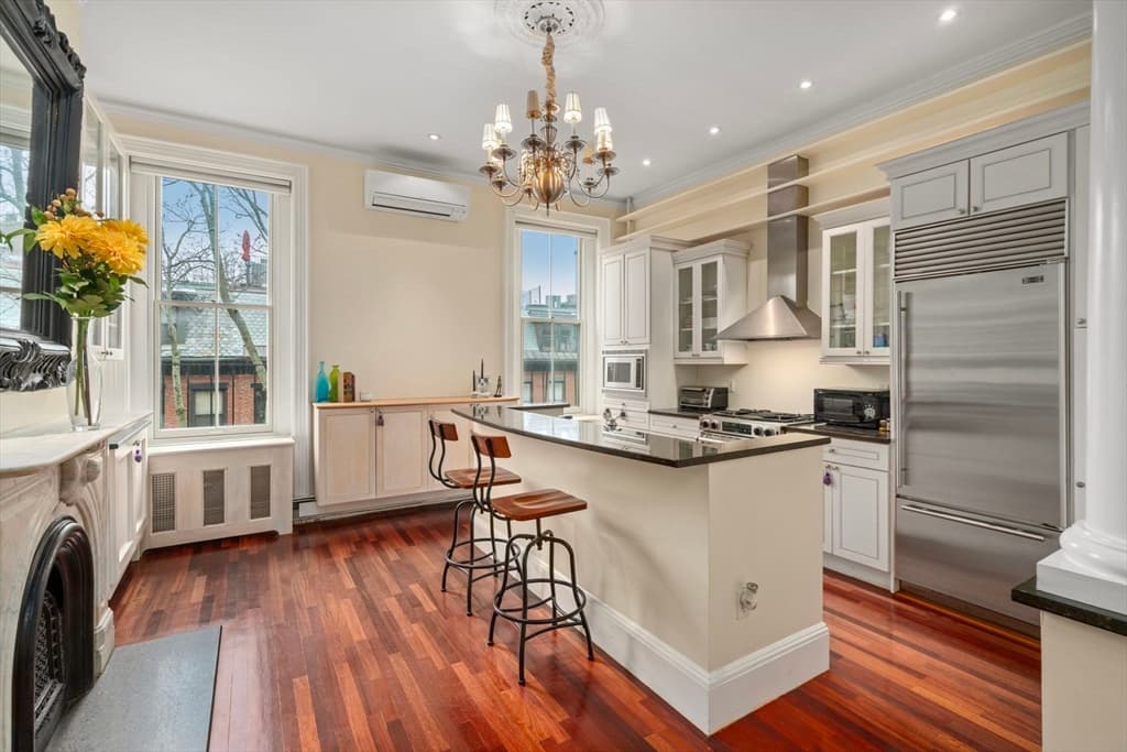 70 Chandler Street photo 2
