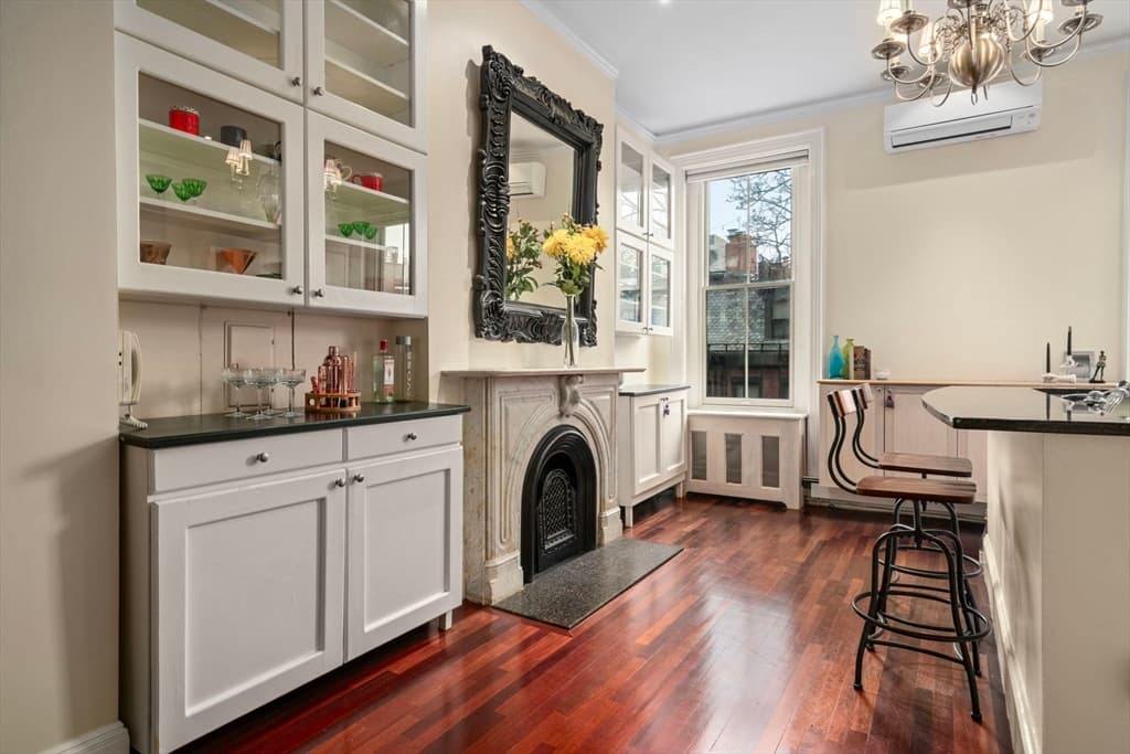 70 Chandler Street photo 5