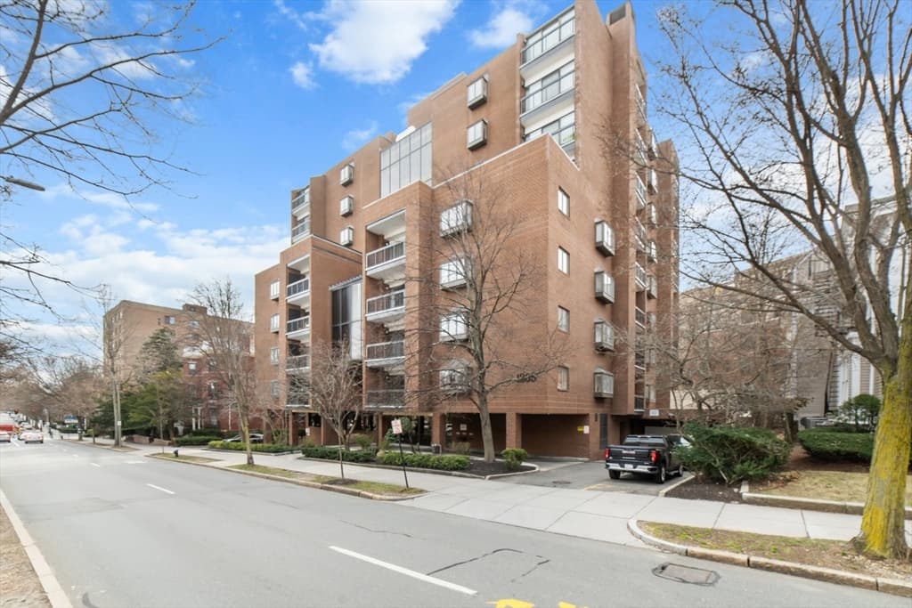 1265 Beacon St #404