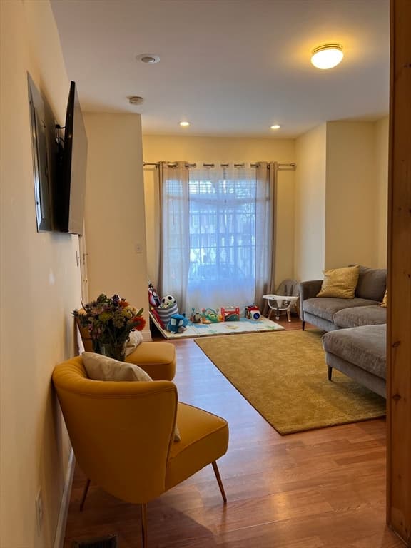 20 Holbrook Ave #1 photo 5