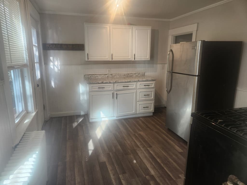 715 Blossom Street photo 3