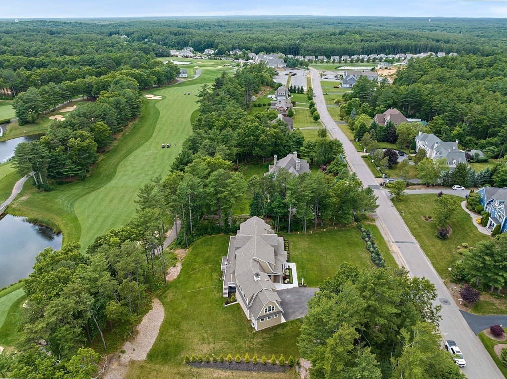 390 Country Club Way photo 3