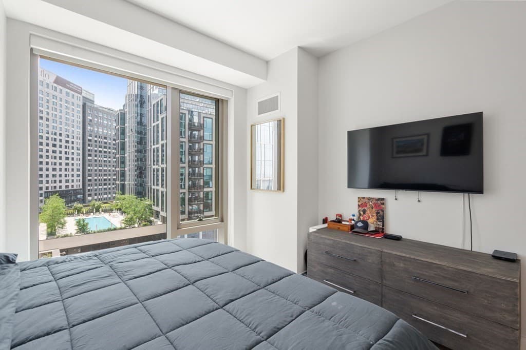 133 Seaport Blvd #917 photo 5