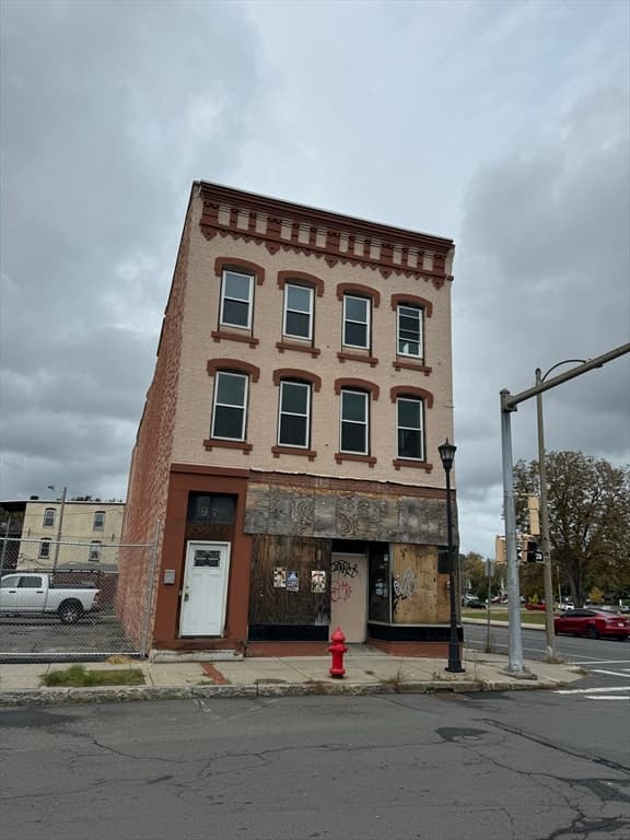 174-180 Lyman St photo 2