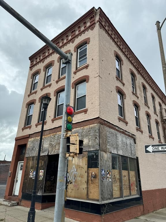 174-180 Lyman St photo 3