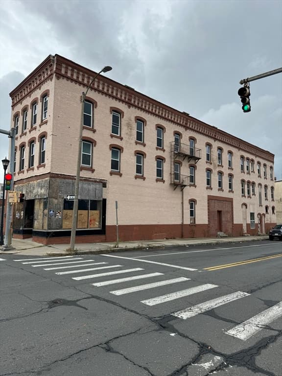 174-180 Lyman St photo 5