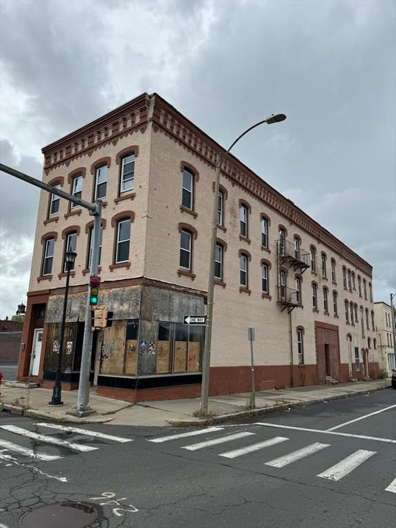 174-180 Lyman St photo 4