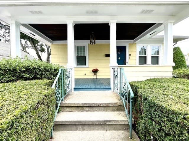 12 Buckthorne Ave photo 3