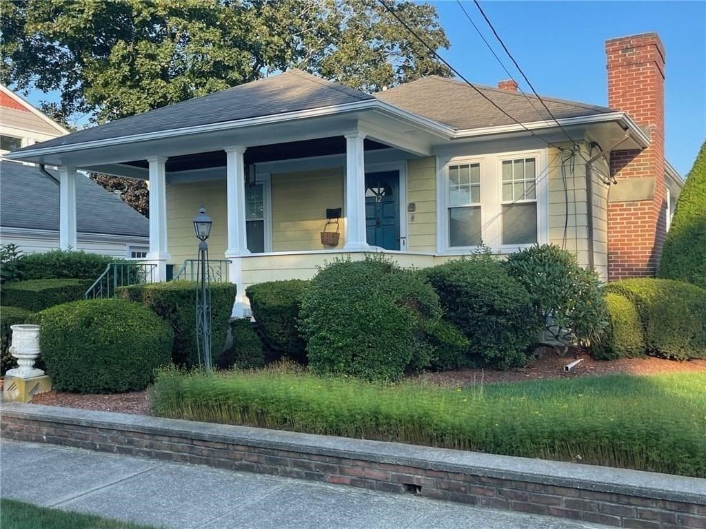 12 Buckthorne Ave