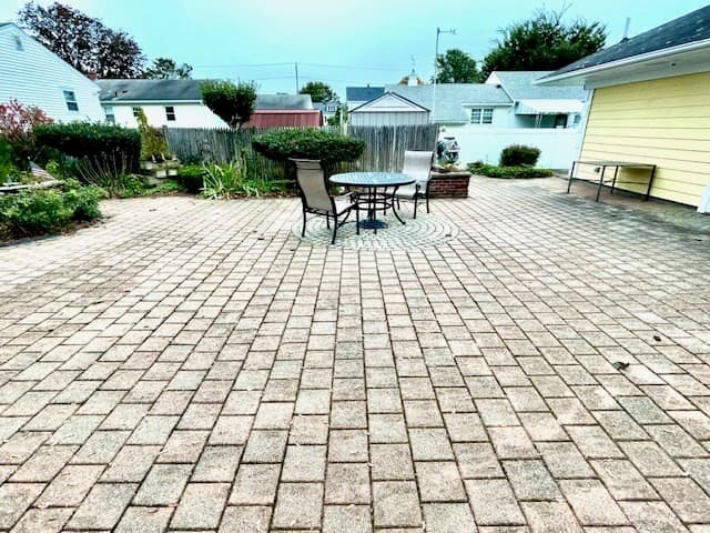 12 Buckthorne Ave photo 5
