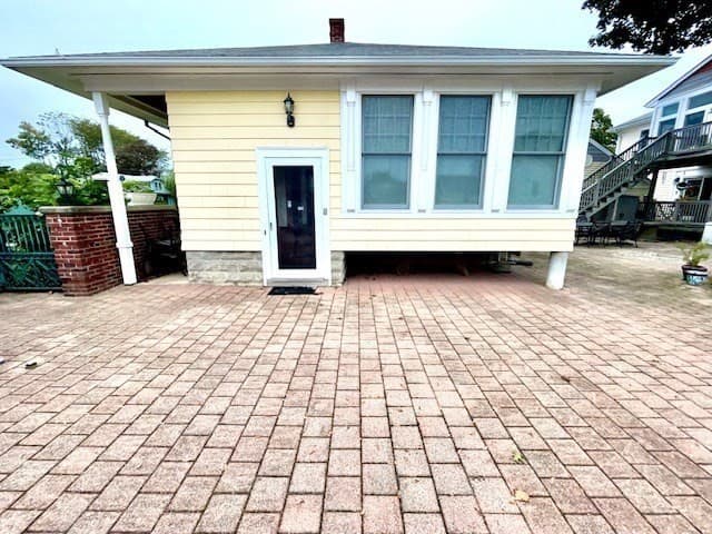 12 Buckthorne Ave photo 4