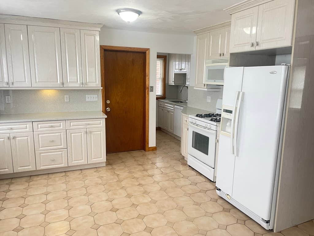 77 Billings Avenue #77 photo 2