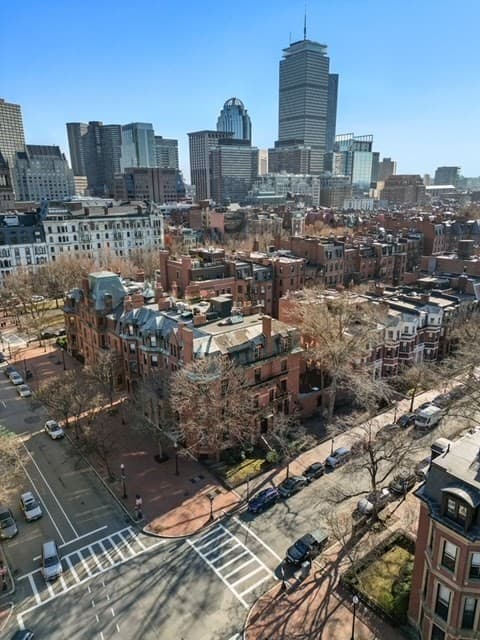 164 Marlborough St photo 2