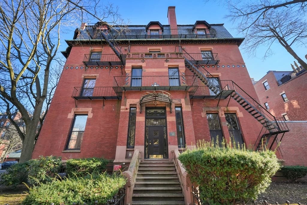 164 Marlborough St