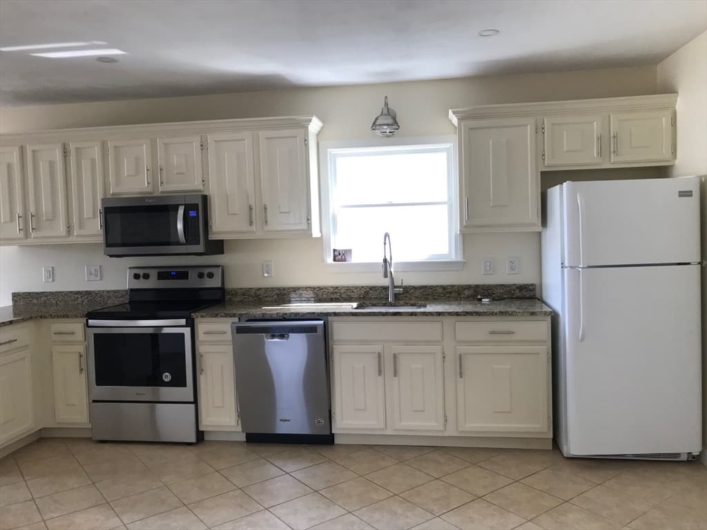 394 Rantoul St photo 2