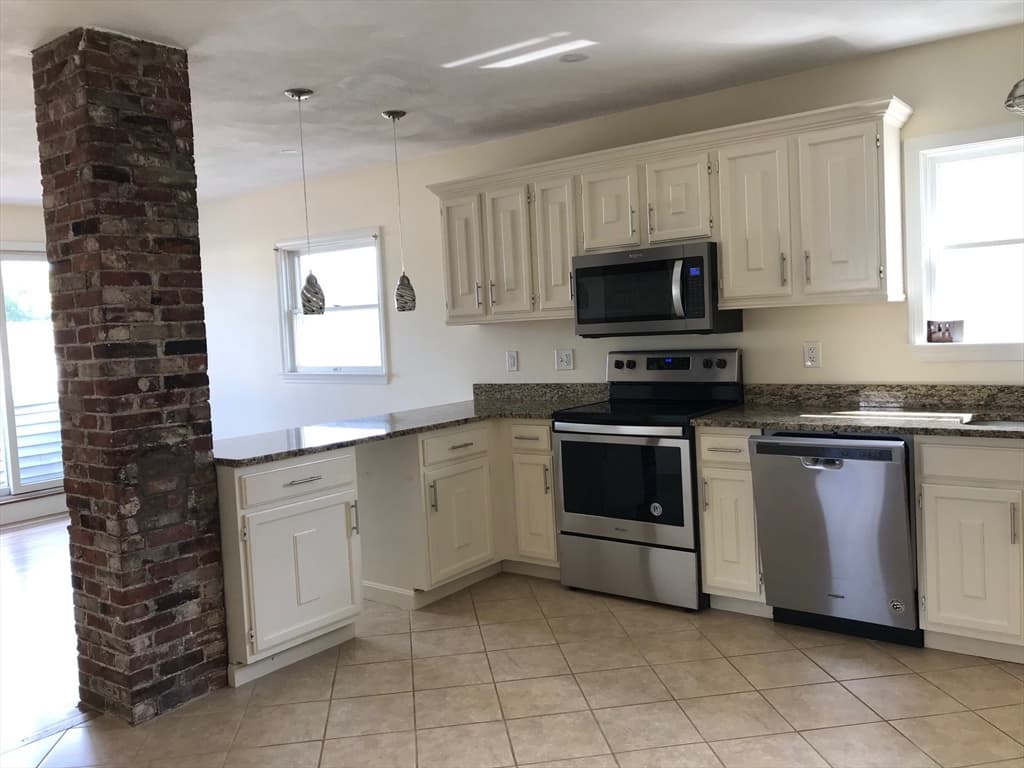 394 Rantoul St photo 3