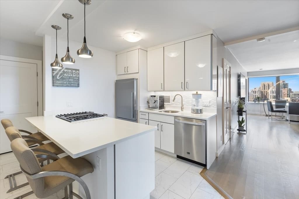85 East India Row #26G