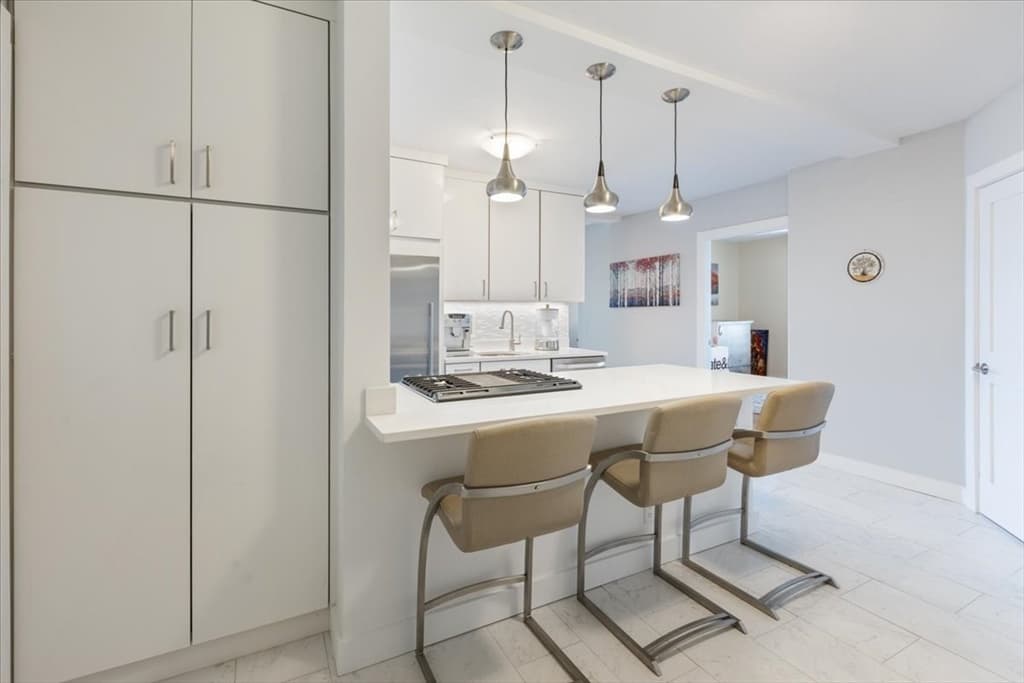 85 East India Row #26G photo 4