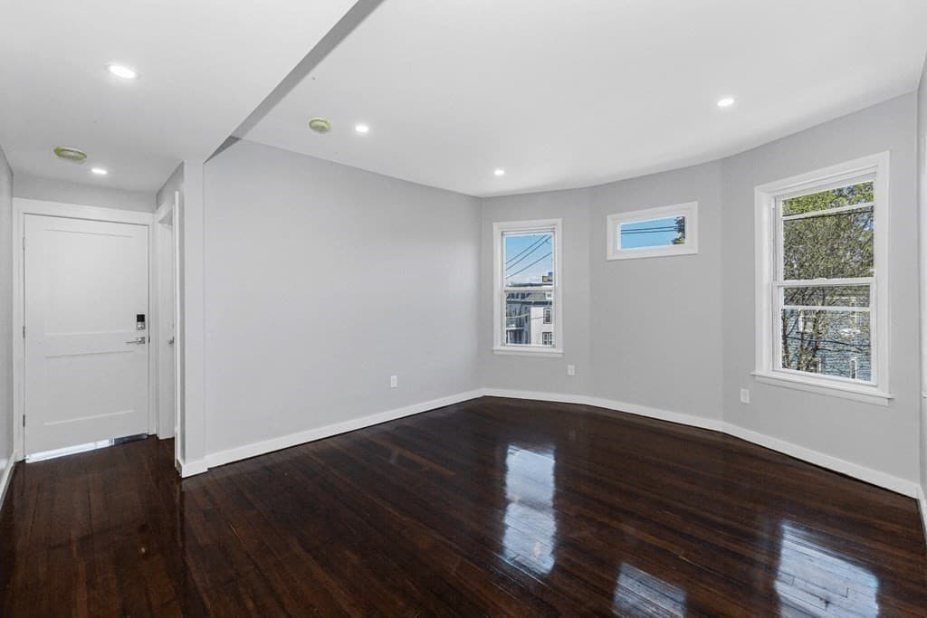 19 Chase St #3 photo 3
