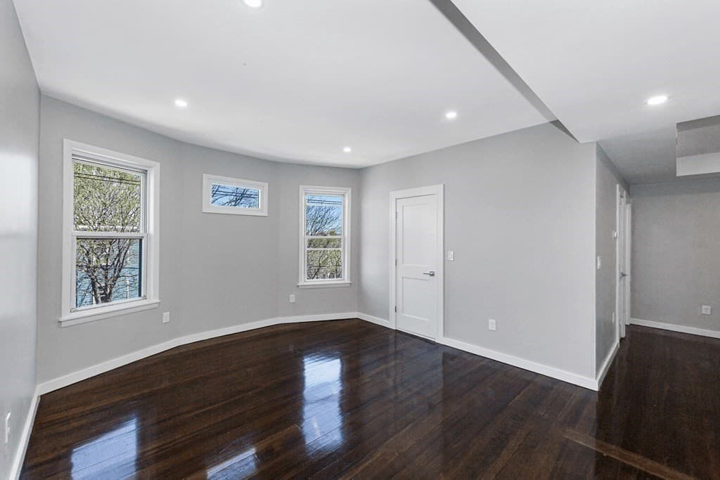19 Chase St #1