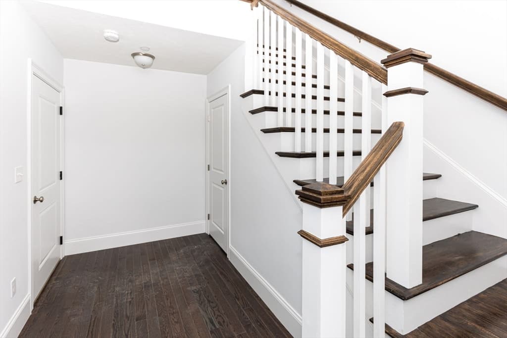 100 Lebaron Blvd #5 photo 4