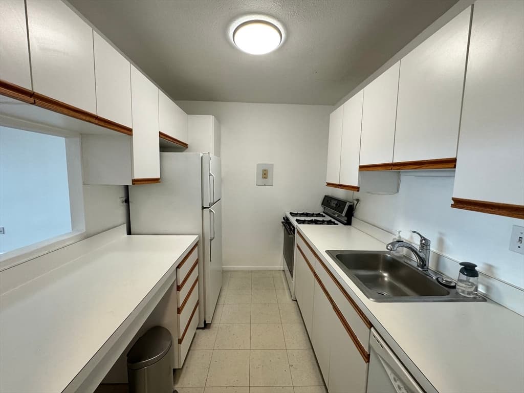 6 Whittier Place #17A