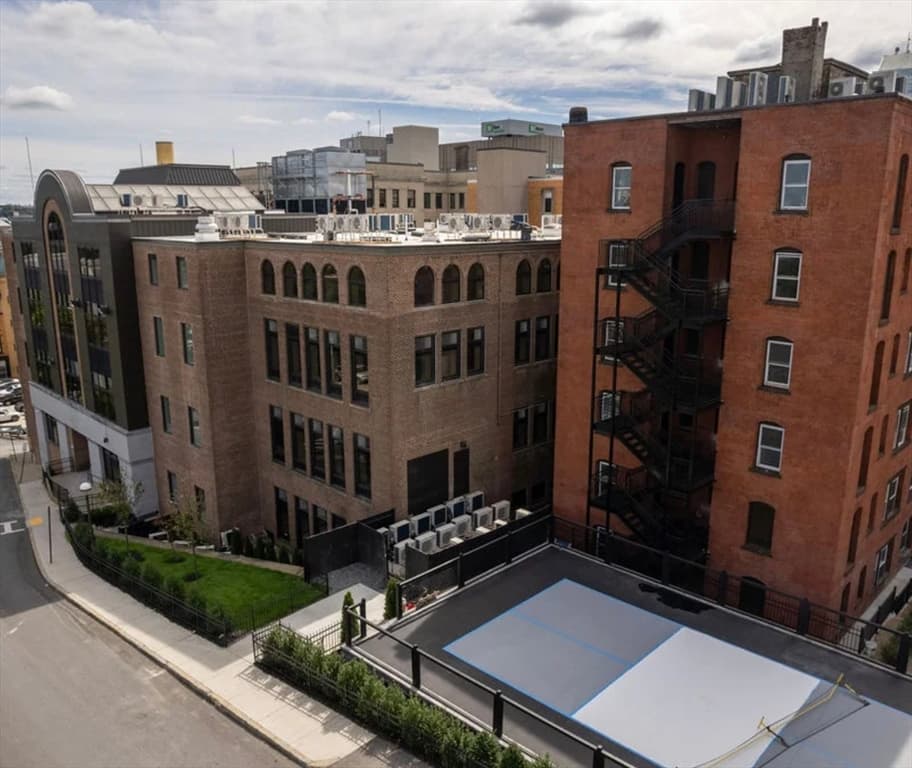 13 Sudbury Street #212