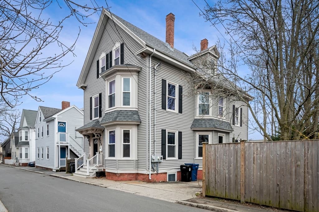 7 Randall St #1 photo 2