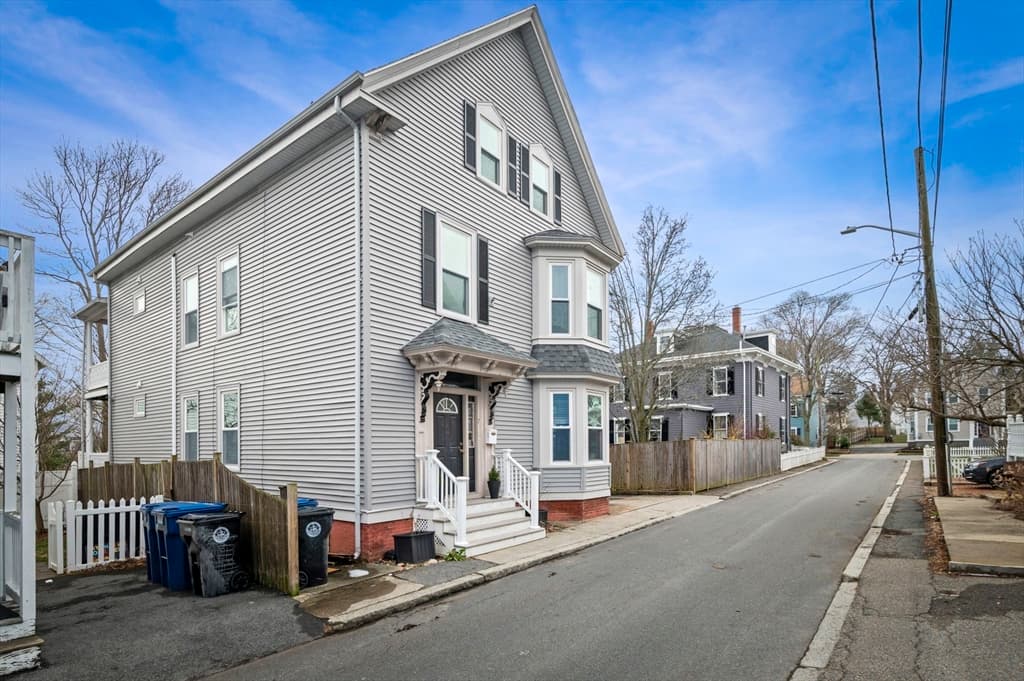 7 Randall St #1 photo 3