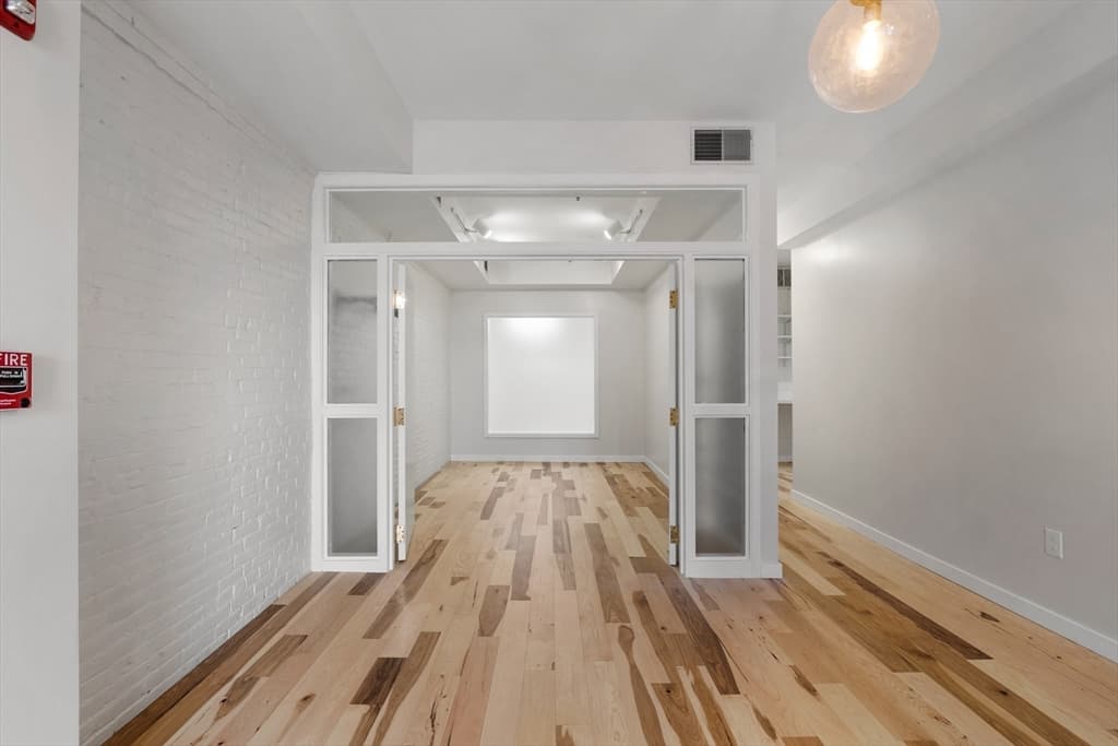 232 Commercial St #A photo 5