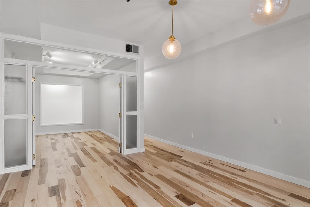 232 Commercial St #A photo 4