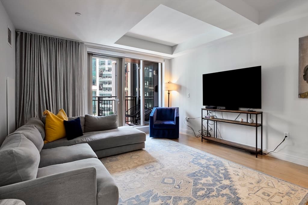 135 Seaport Blvd #1109 photo 4