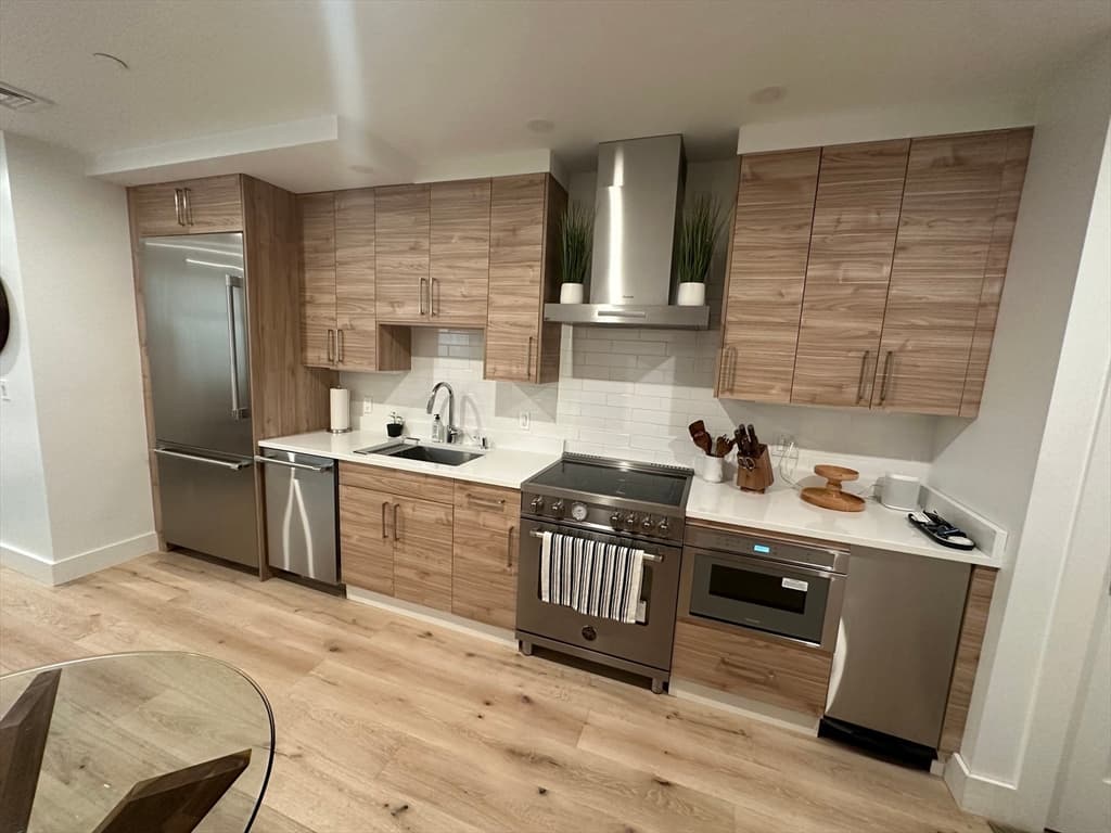14 W Broadway #206 photo 2