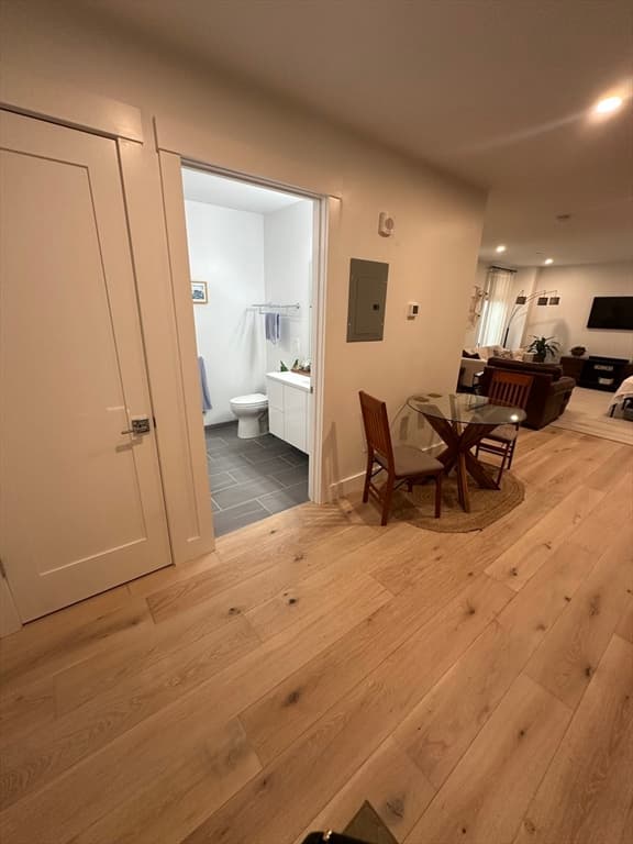 14 W Broadway #206 photo 3