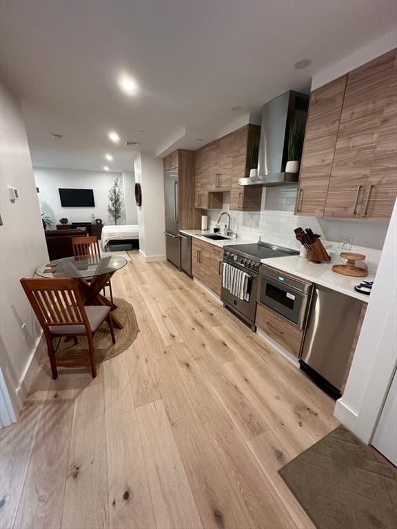 14 W Broadway #206