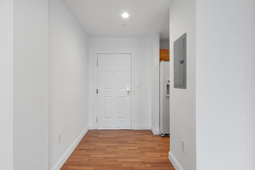 65 Chelsea St #204 photo 2