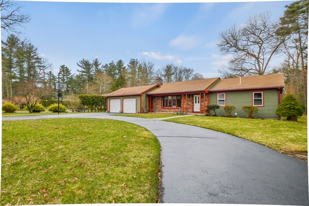 10 Hawes Drive