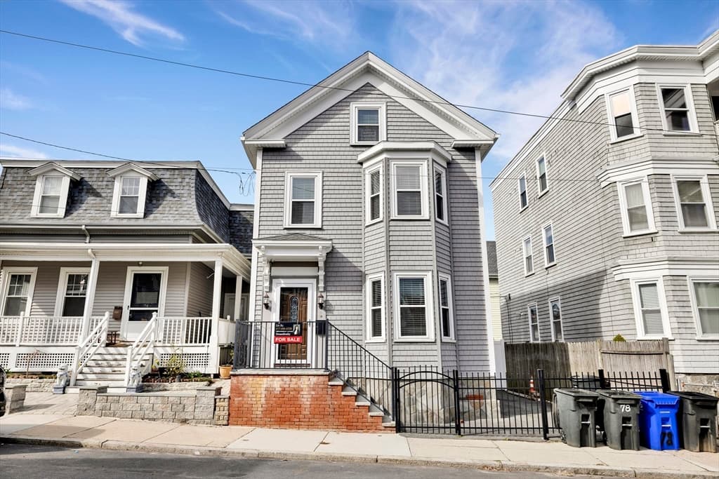 78 Harbor View St photo 2