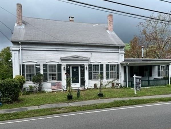 172 Old Main St photo 2