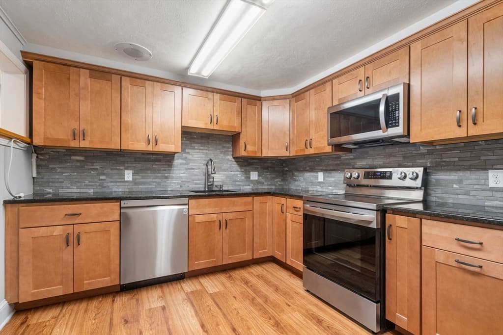 8 Riverside St #G-1 photo 3