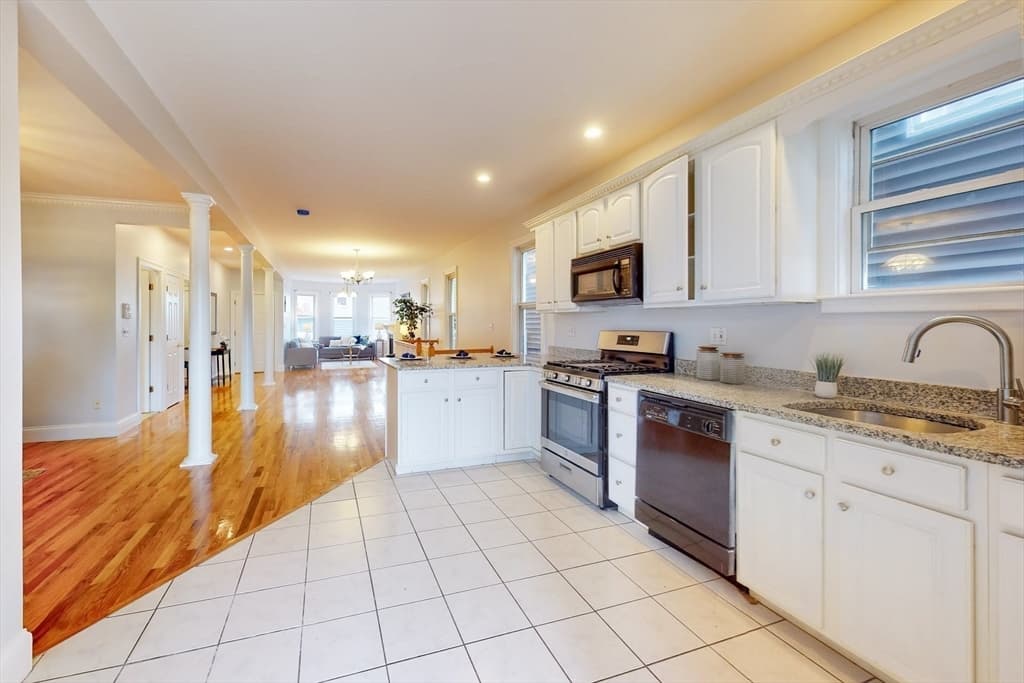87 Old Harbor St #1 photo 4